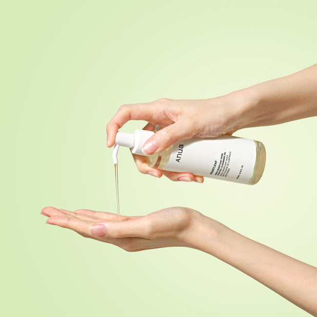 Anua Heartleaf Pore Control Cleansing Oil 200ml bottle on white background