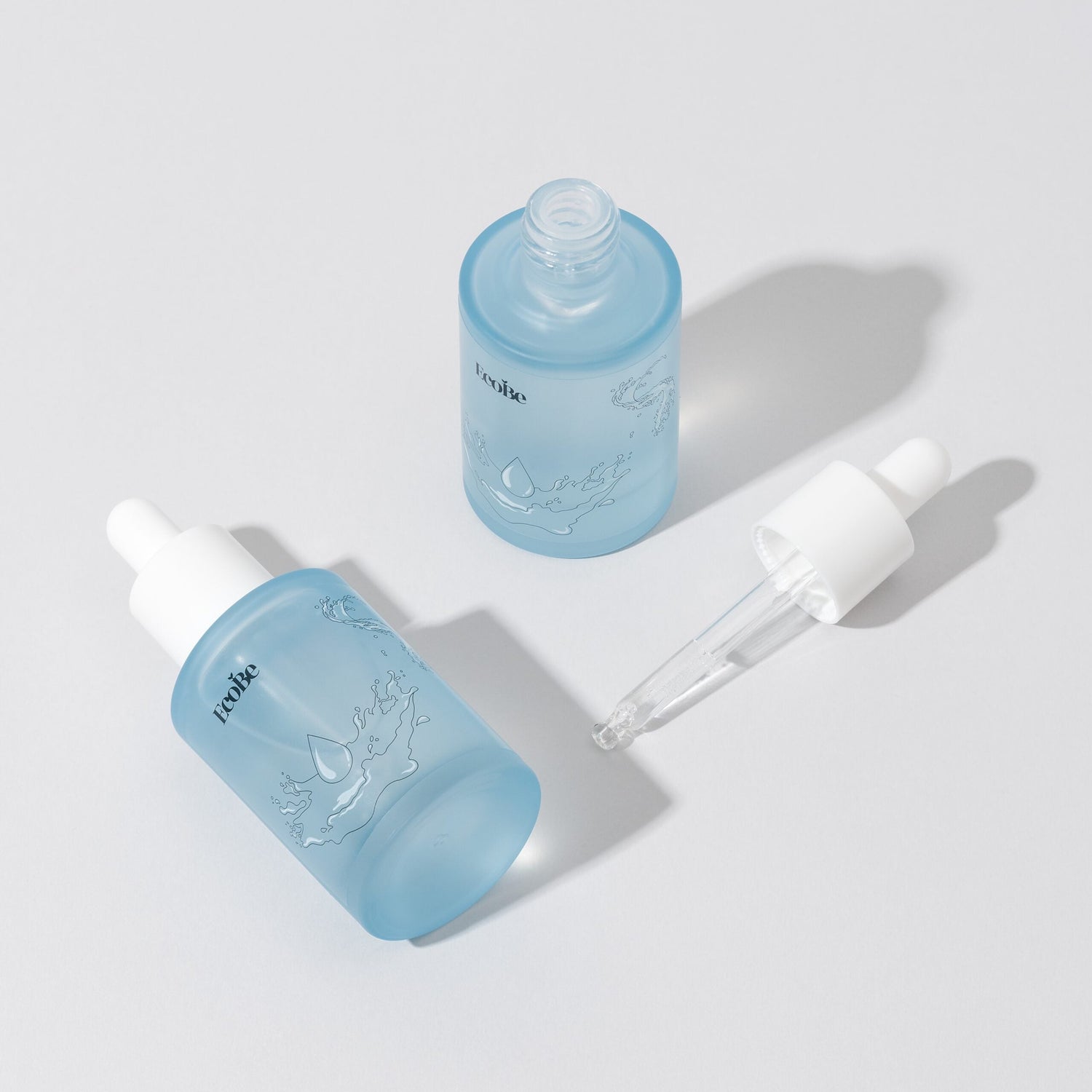 EcoBe Hyaluronic Acid Boosting Ampoule ingredient and texture detail