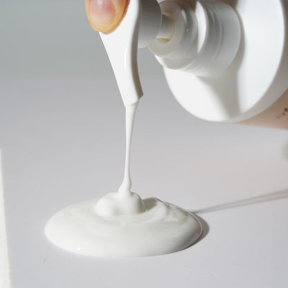 Vegan cleansing milk for the face Isntree Yam Root Vegan Milk Cleanser - Koreancare