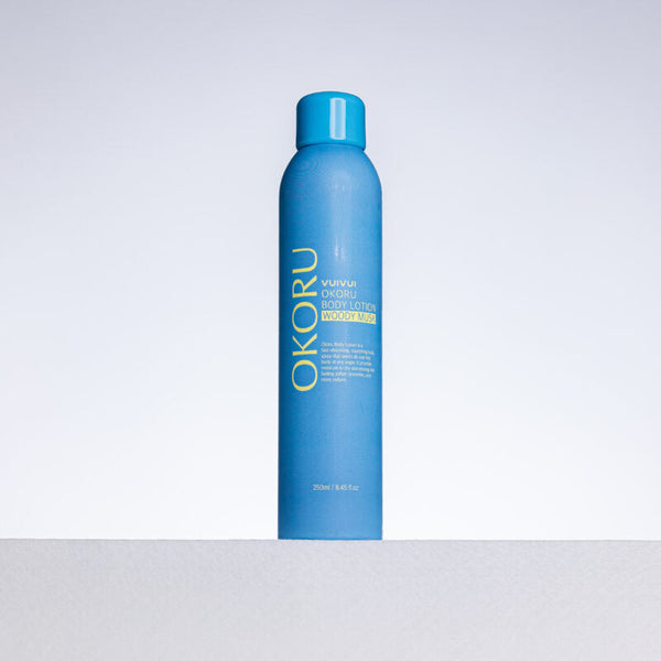 OKORU BODY LOTION Σπρέι λοσιόν σώματος με άρωμα ξυλώδους μόσχου