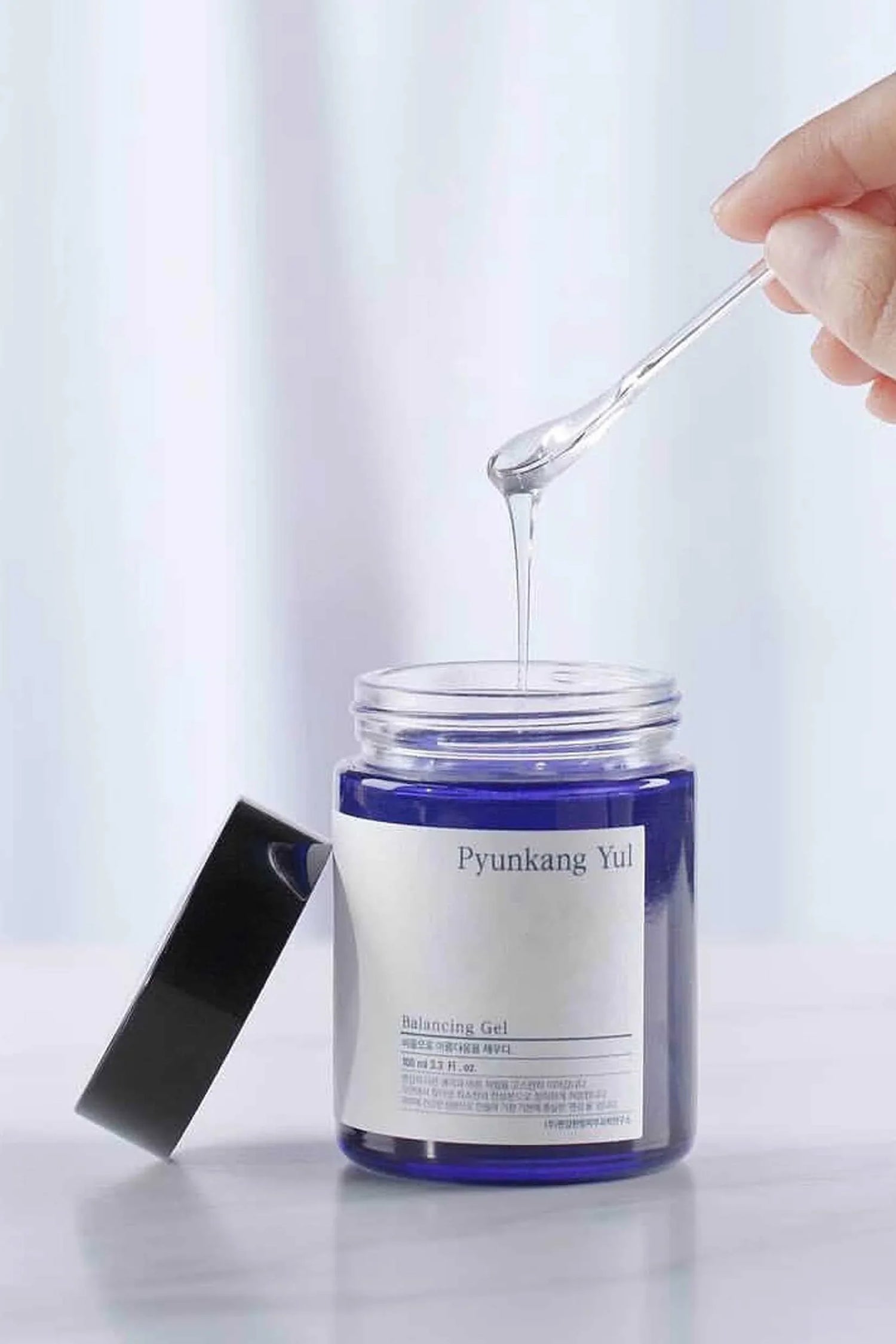 Pyunkang Yul Balancing Gel honey-like gel texture close-up