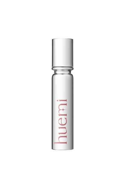 Close-up of lips wearing HUEMI Melting Glaze Lip Gloss 02 Veiled Mauve