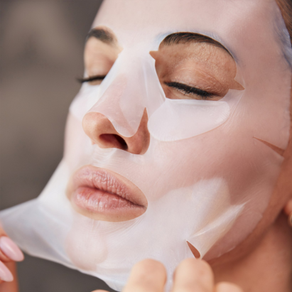 Rapport Rosy Drop Furrowless Mask applied to the face