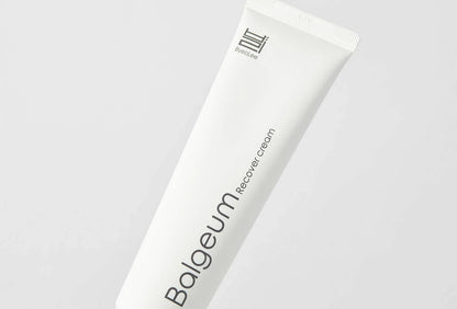 BYEOLEE Balgeum Recovery Cream applied and blended on the back of a hand